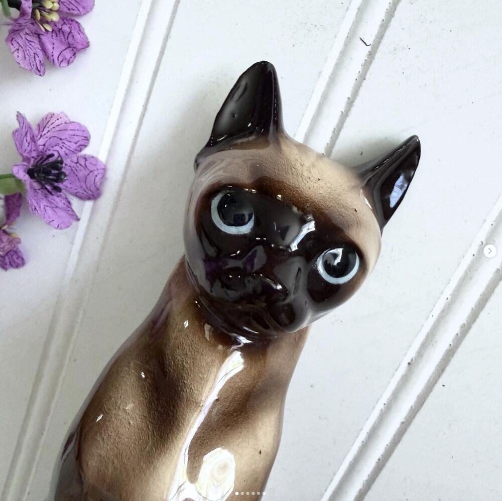 Vintage Hagen Renaker Crazed Siamese Cat Figurine Porcelain